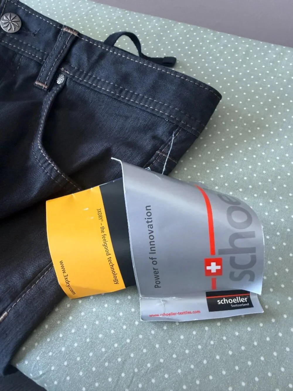 Women's 6 NWT Athleta Frontier Denim Stretch Pants